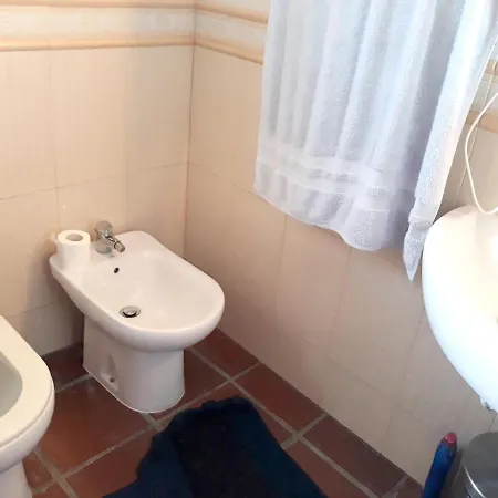 Prázdninový dům Spacious House In With Garden & Terrace