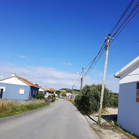 Spacious House In With Garden & Terrace Prázdninový dům *