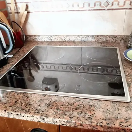 Spacious House In With Garden & Terrace Prázdninový dům