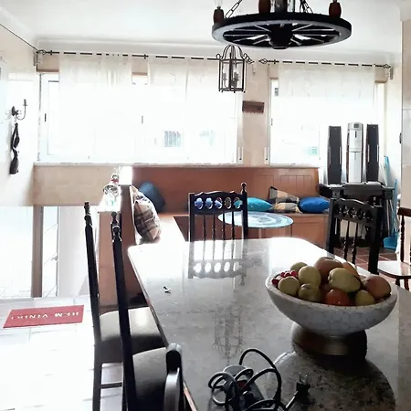 Spacious House In With Garden & Terrace Encarnacao