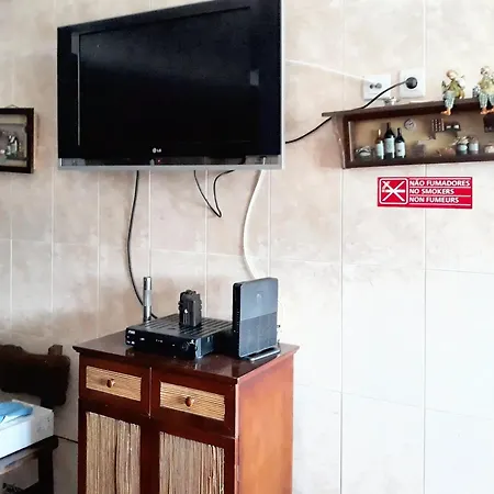 Spacious House In With Garden & Terrace Prázdninový dům *